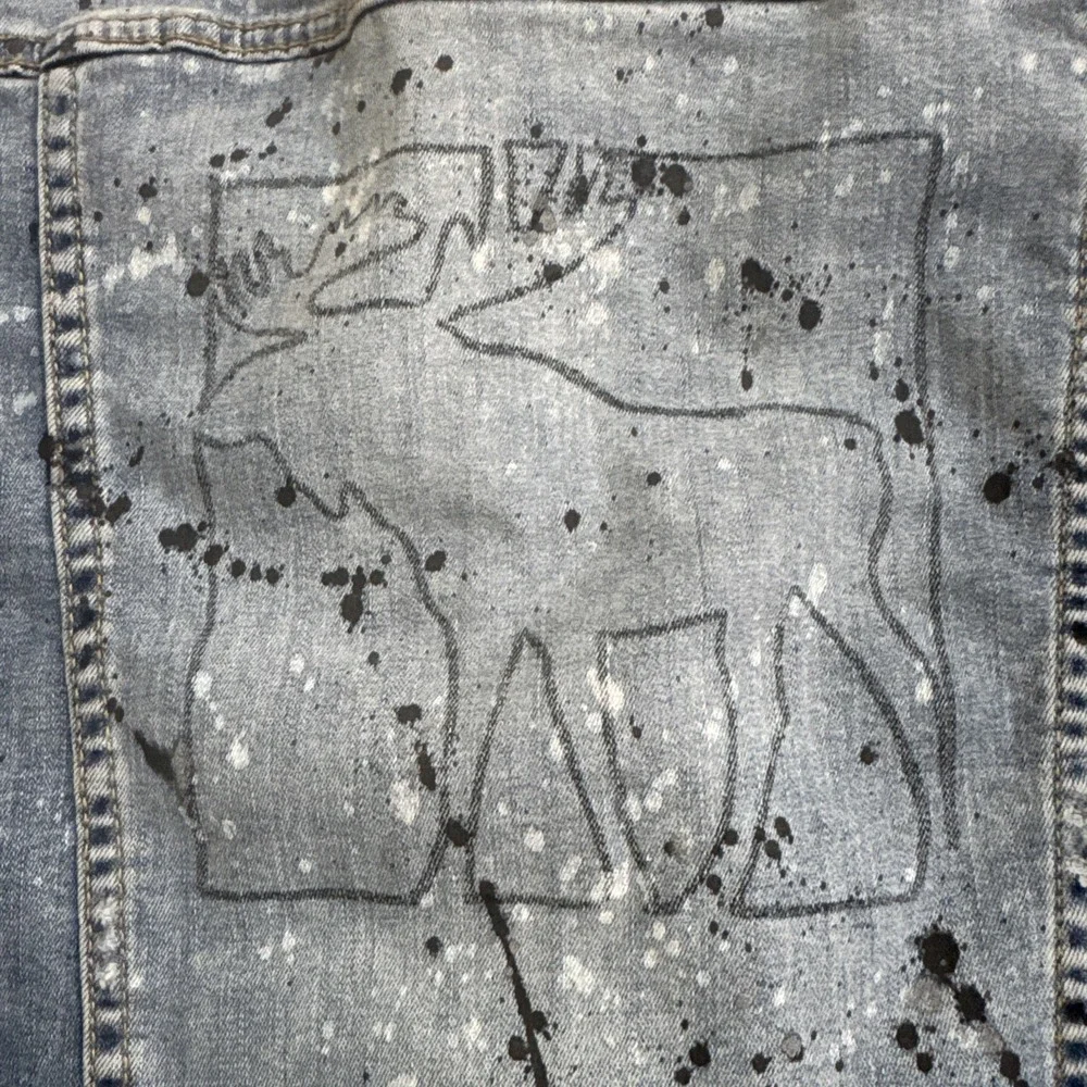 Abercrombie Kids Denim Jacket Size 7/8‎ Blue Paint Splatter Moose Back Graphic